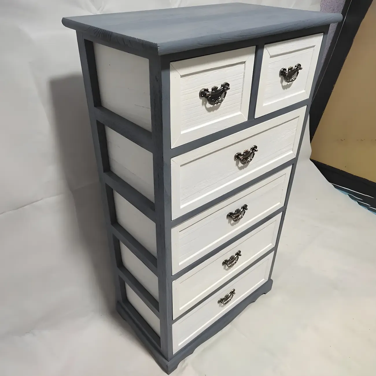 Traditional Wooden Dressers & Chests with Drawers for Bedroom Image - 23