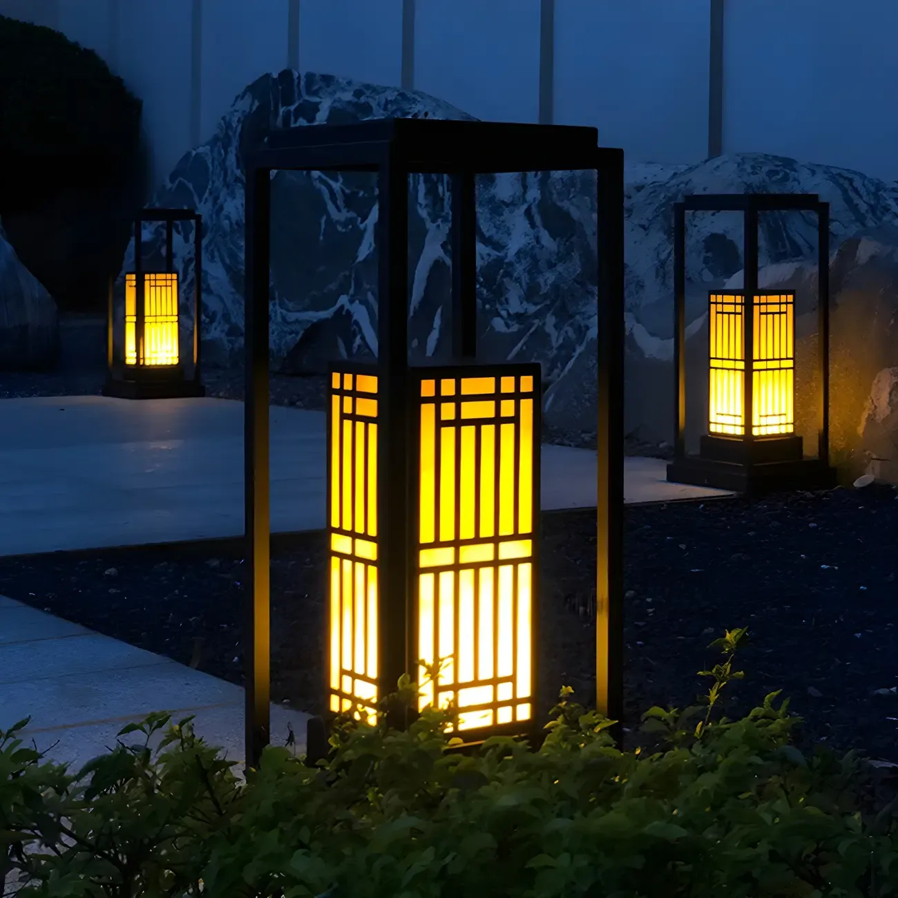 Oriental Retro Solar Rectangle Vertical Post Cap Light Image - 2