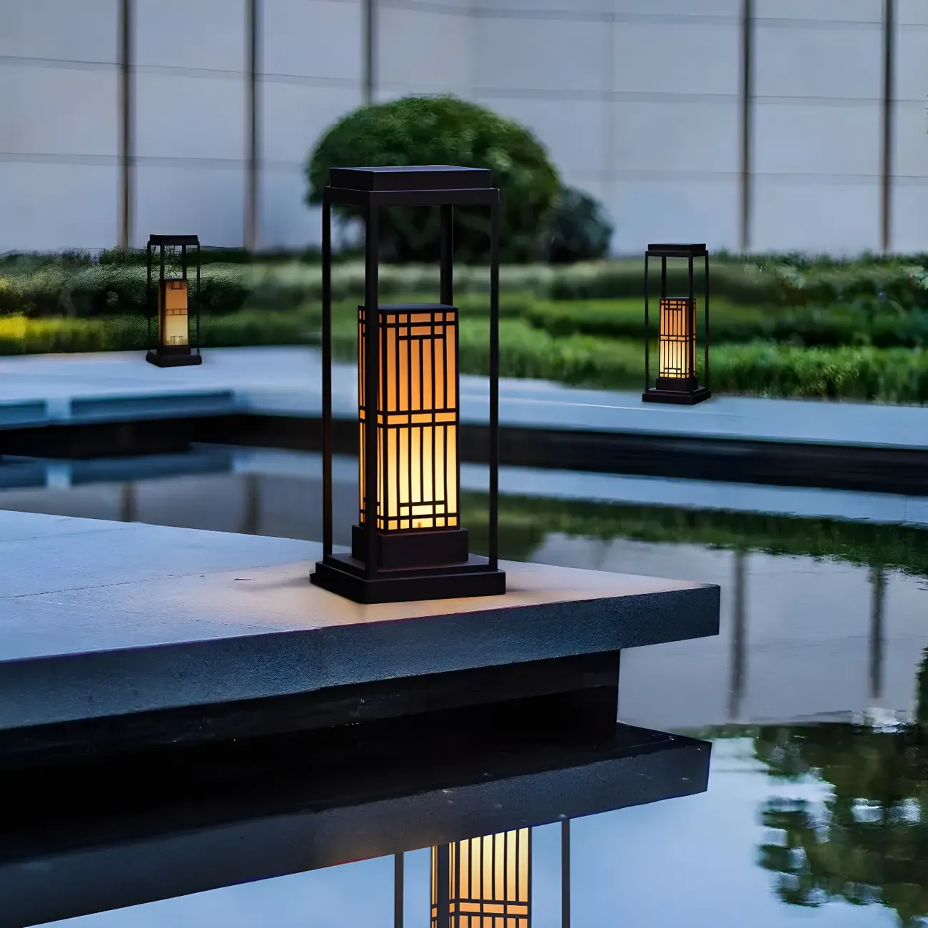 Oriental Retro Solar Rectangle Vertical Post Cap Light Image - 3
