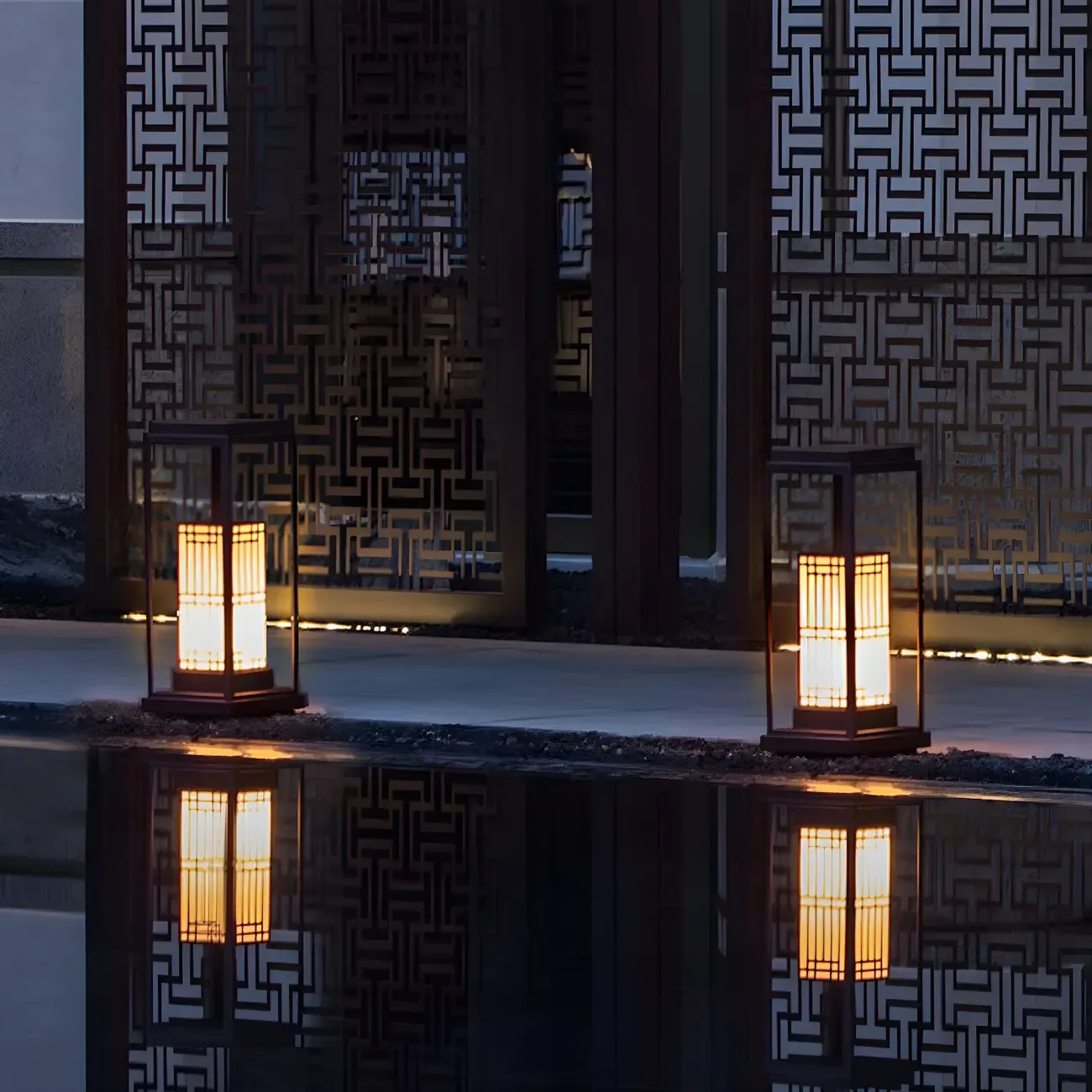 Oriental Retro Solar Rectangle Vertical Post Cap Light Image - 10