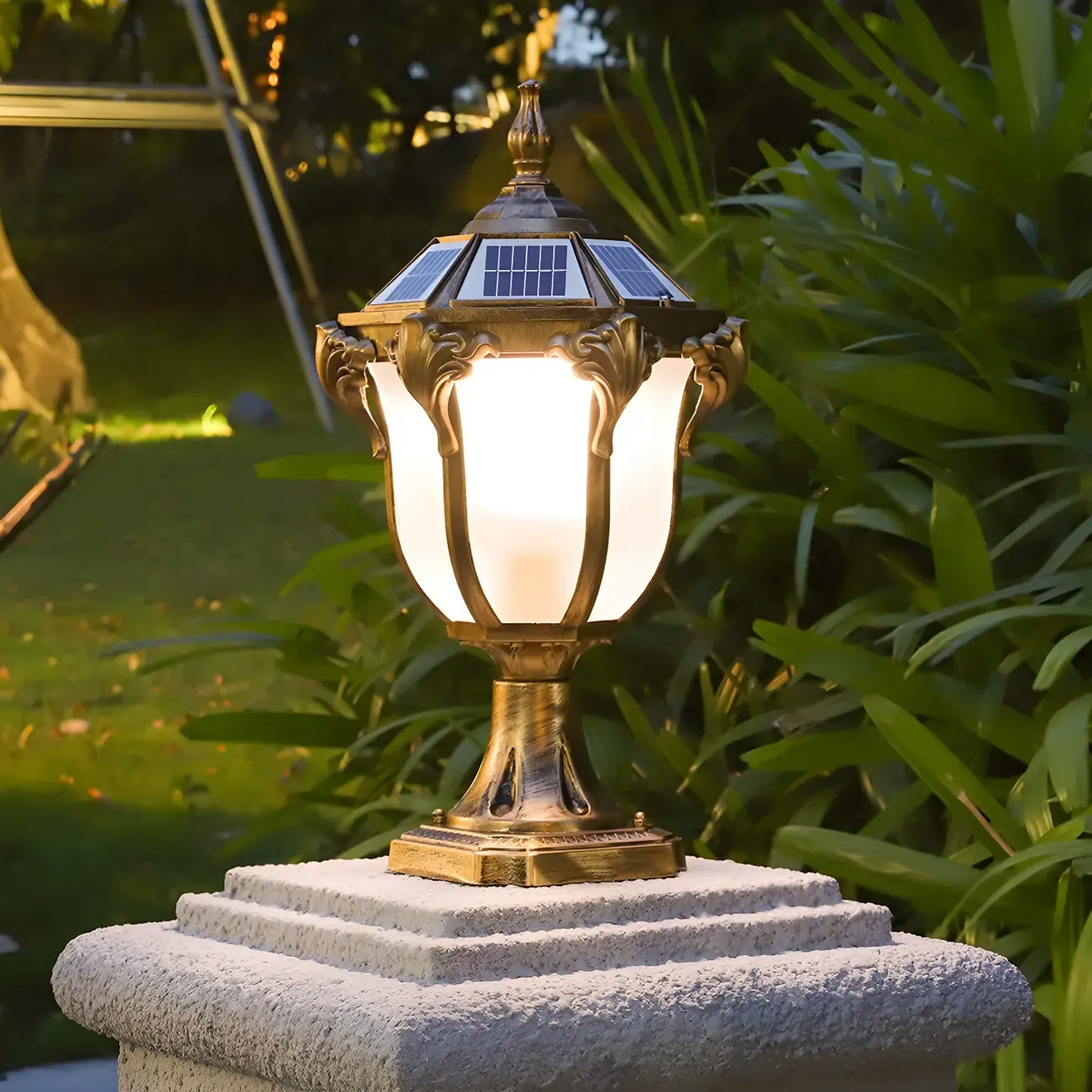 Vintage Elegant Metal Solar Post Cap Light Image - 2