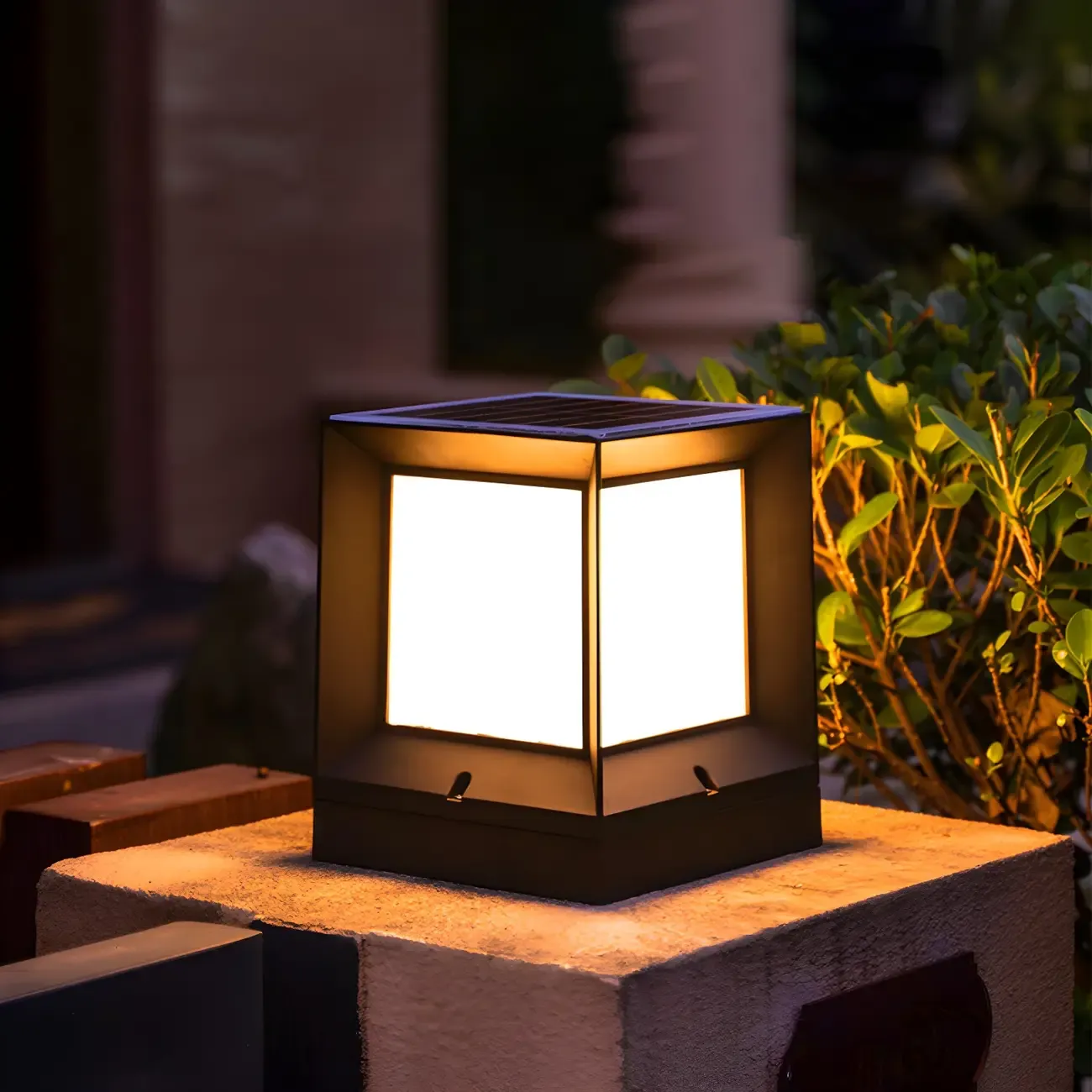 Outdoor Rectangle Black Plastic Solar Post Cap Light LED Lamp Image - 2