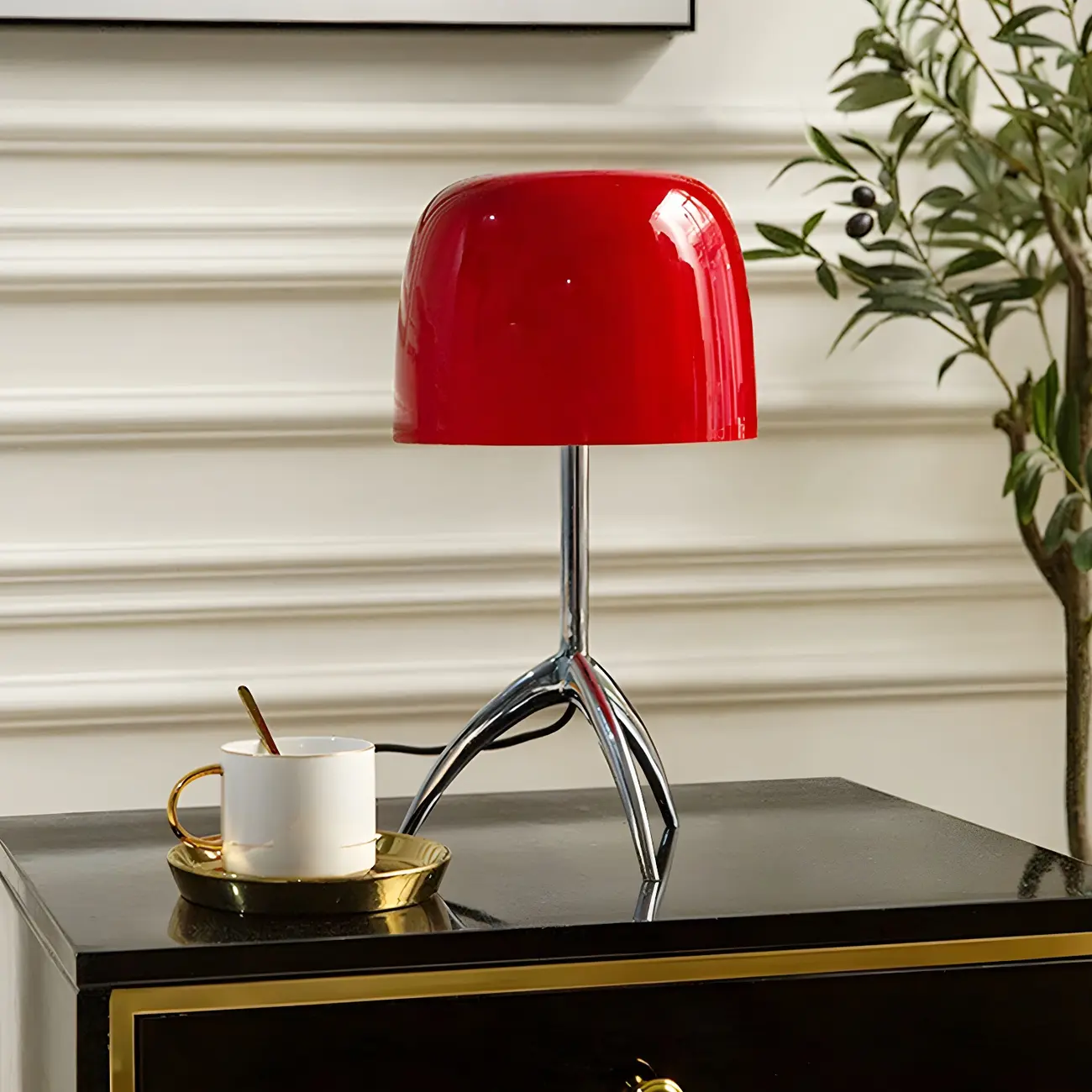 Nordic Modern Tripod Silver and Glass Table Lamp in Metal Base Image - 4 | homeyfad