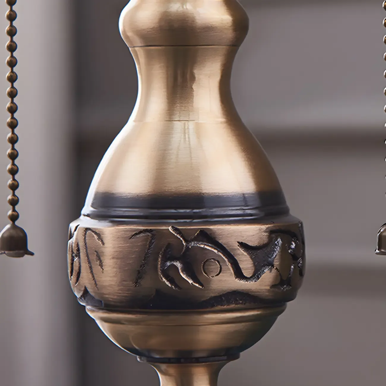 Vintage Luxury Dome Shape Table Lamp Brass and Glass Image - 9