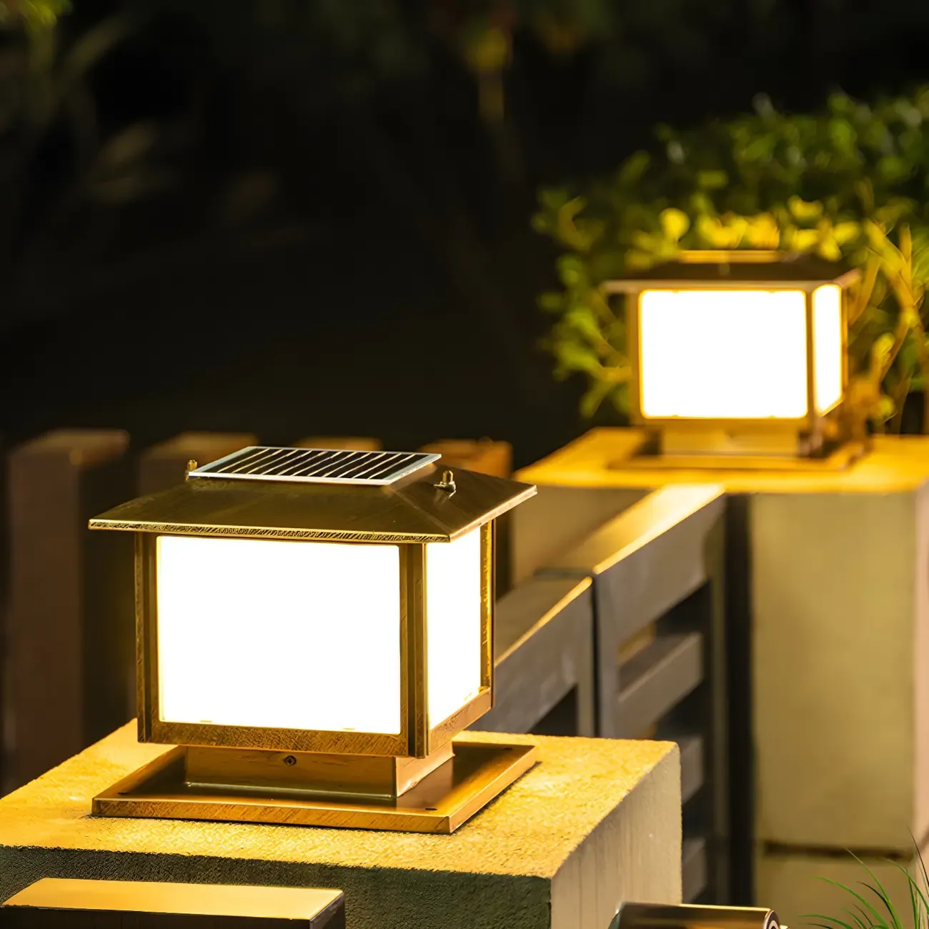 Outdoor Bronze Metal Solar Square LED Post Light Image - 1