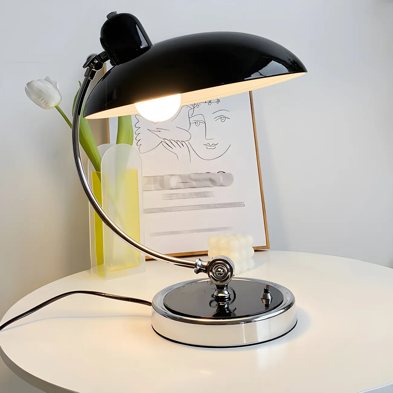 Minimalist 1-Light Black Metal LED Bedside Desk Lamp  Image - 2 | homeyfad