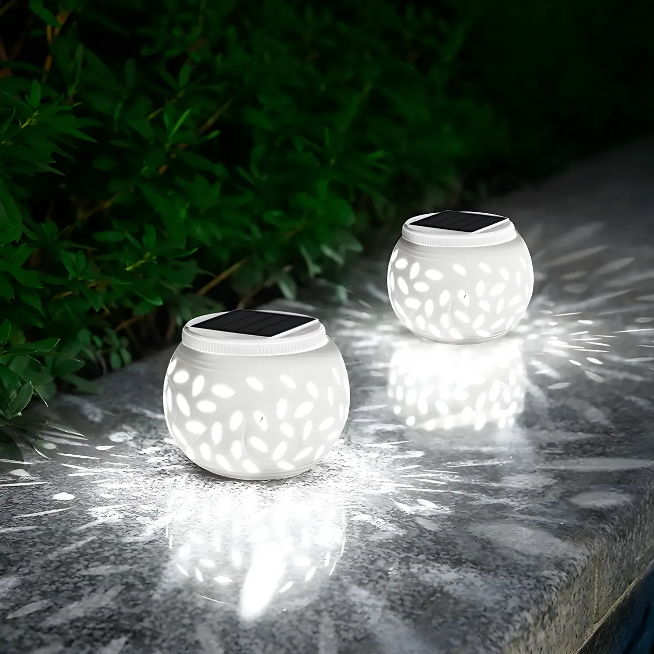 Solar White Ceramic Decorative Post Cap Light Image - 3