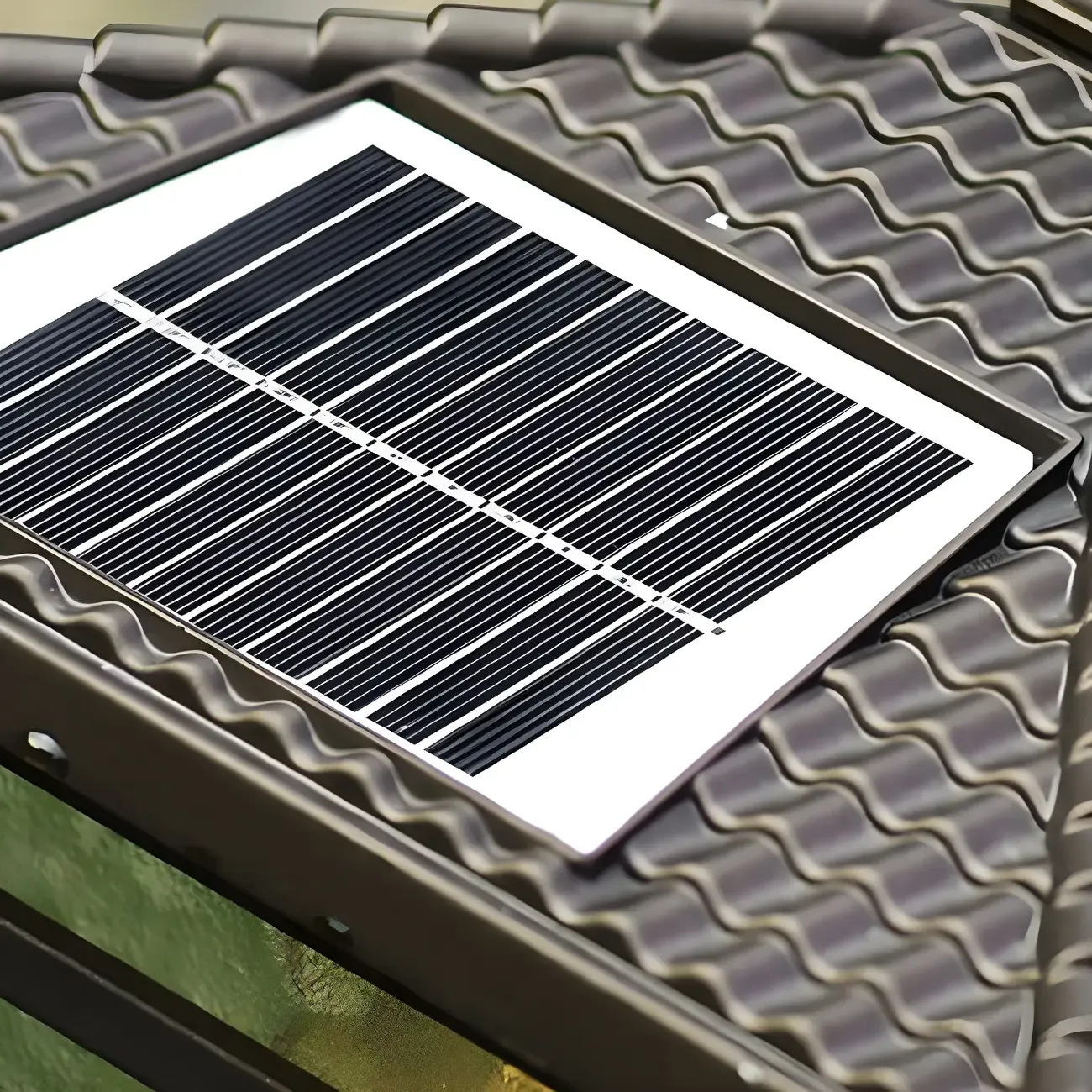 Traditional Square Metal Outdoor Solar Post Light Image - 3