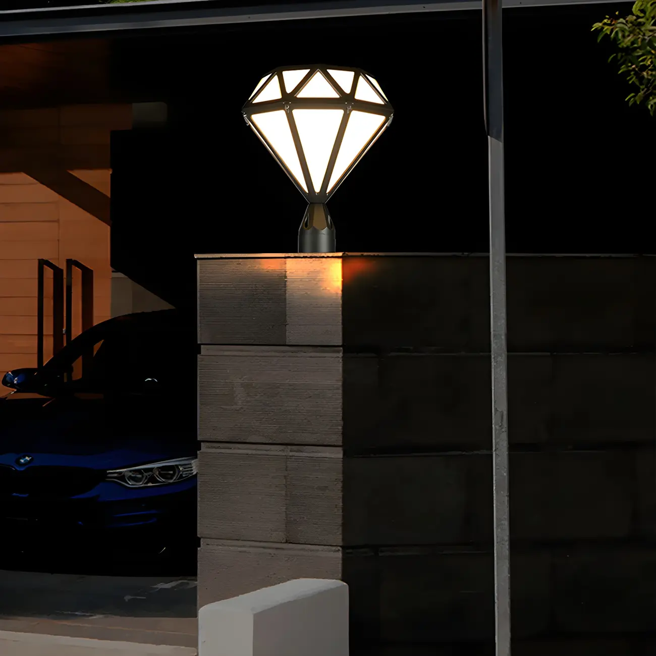 Black Metal Diamond-Design Post Cap Light Image - 3 | homeyfad