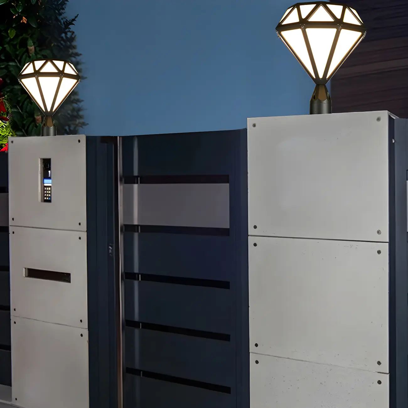 Black Metal Diamond-Design Post Cap Light Image - 4 | homeyfad