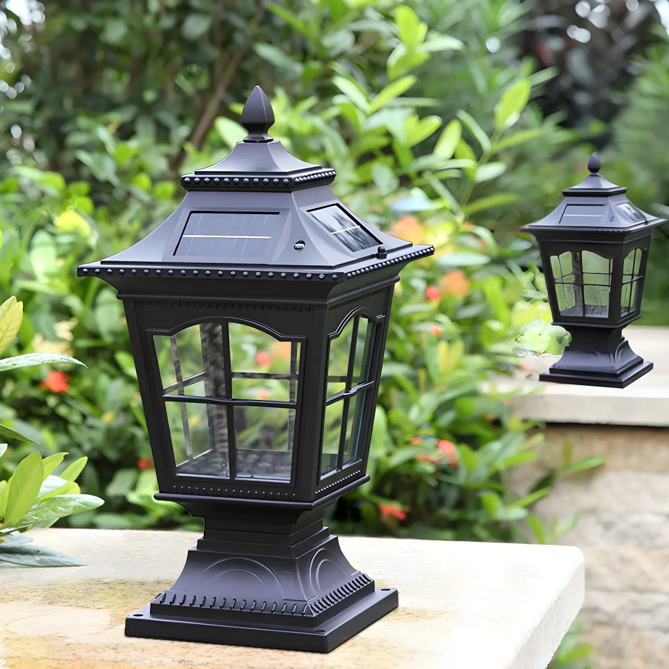 Retro Metal Clear Pane Solar Post Cap Light Image - 1 | homeyfad