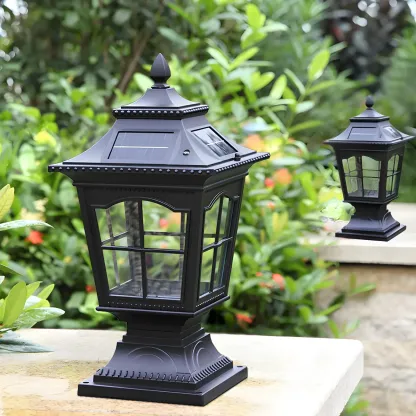 Retro Metal Clear Pane Solar Post Cap Light Image - 1