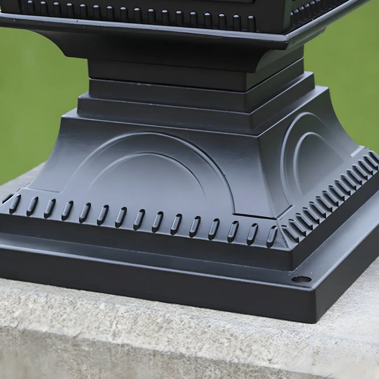 Retro Metal Clear Pane Solar Post Cap Light Image - 12 | homeyfad