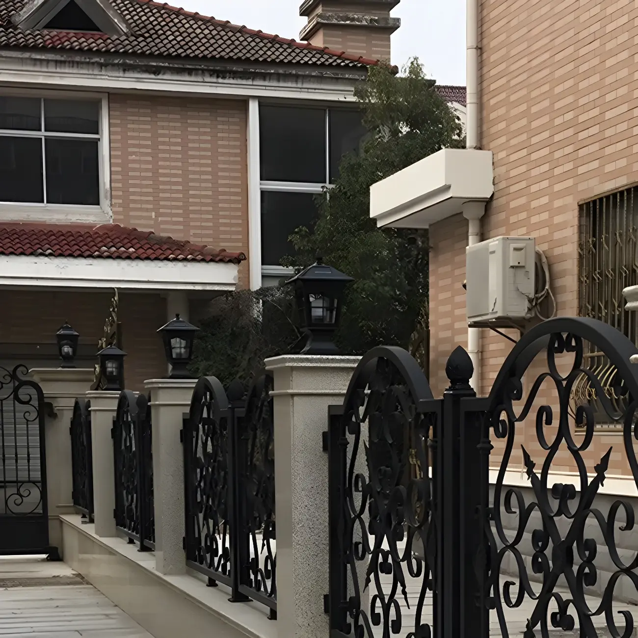 Retro Metal Clear Pane Solar Post Cap Light Image - 4 | homeyfad