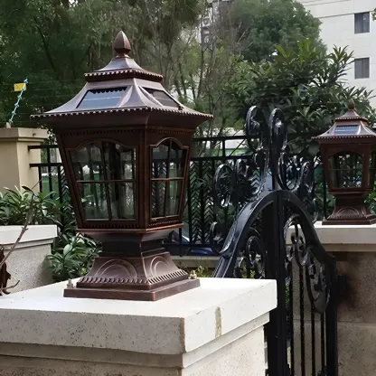 Retro Metal Clear Pane Solar Post Cap Light Image - 6