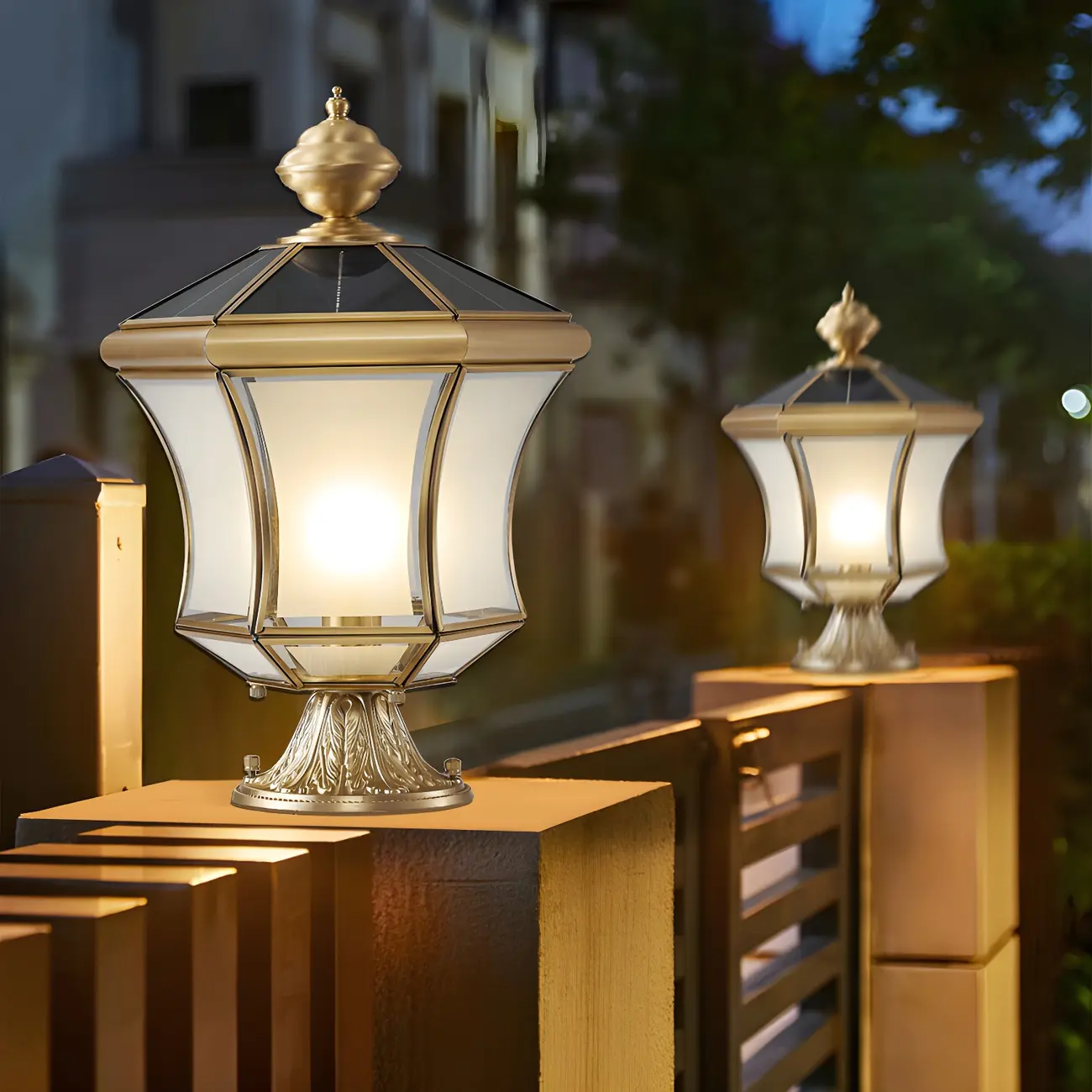 Classic Gold Curved Post Cap Light with Black Solar Top Image - 4 | homeyfad