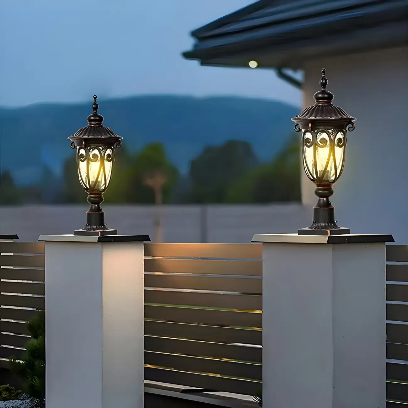 Retro Elegant Wired Black Metal Decorative Post Cap Light Image - 1