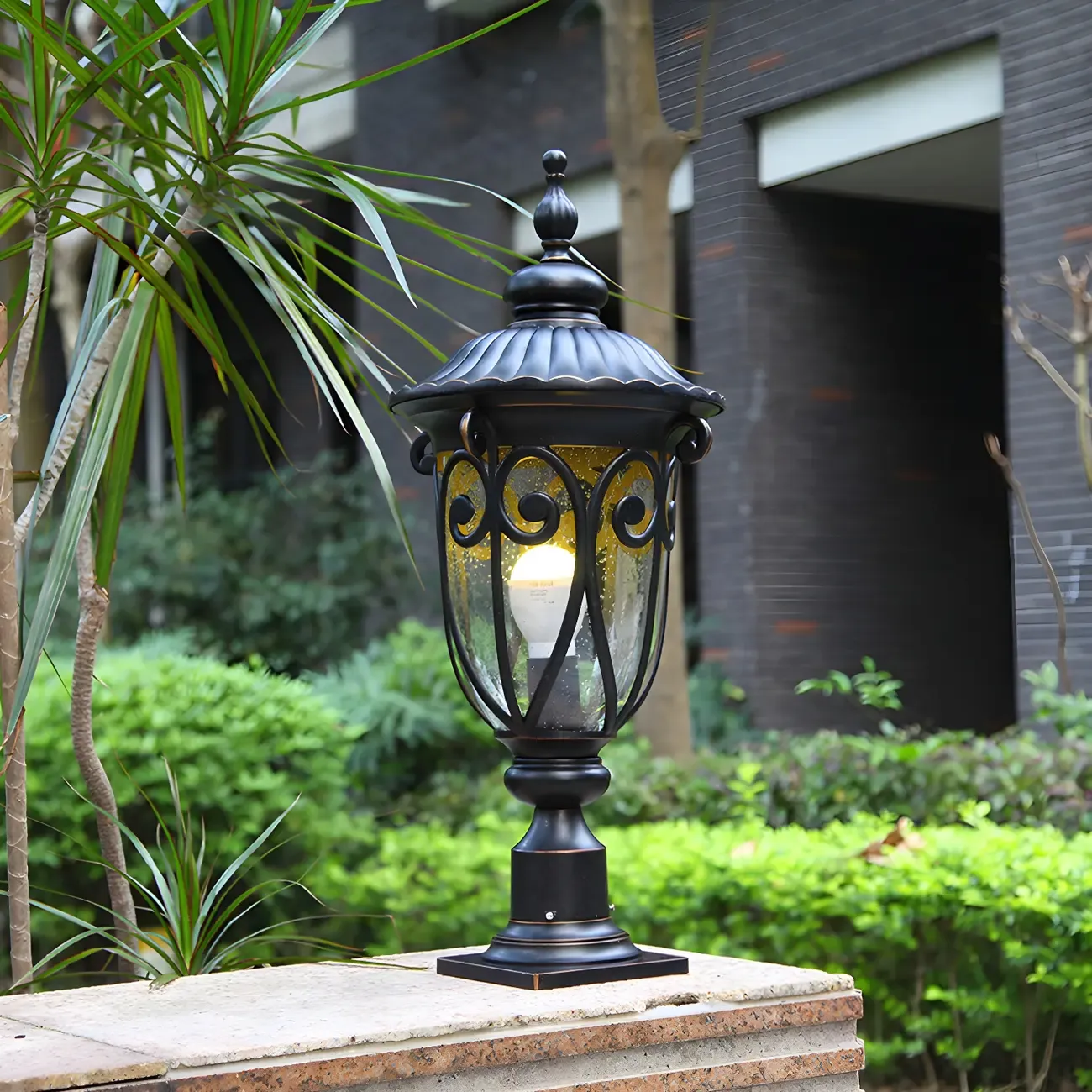 Retro Elegant Wired Black Metal Decorative Post Cap Light Image - 3