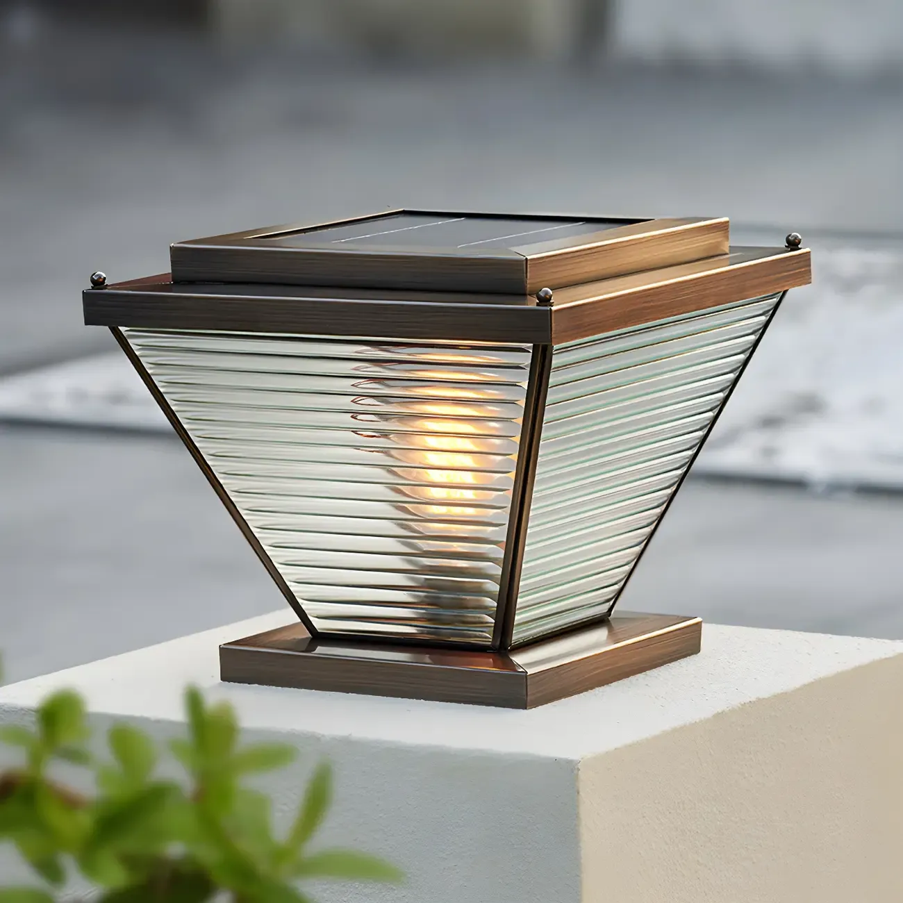 Solar Bronze Glass Reverse-Pyramid Post Cap Light Image - 1