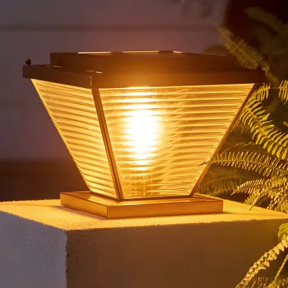 Solar Bronze Glass Reverse-Pyramid Post Cap Light Image - 6