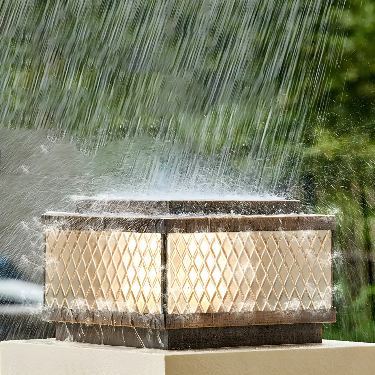 Solar Exquisite Glass Shade Bronze Post Cap Light Image - 3