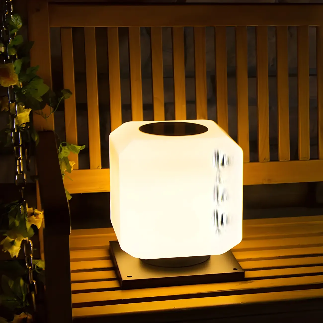 Solar White Simple Cube Post Cap Light Image - 5