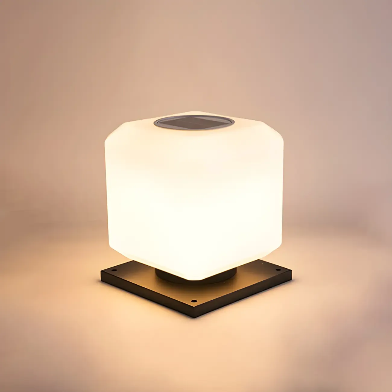Solar White Simple Cube Post Cap Light Image - 9
