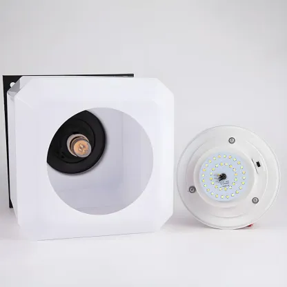 Solar White Simple Cube Post Cap Light Image - 12