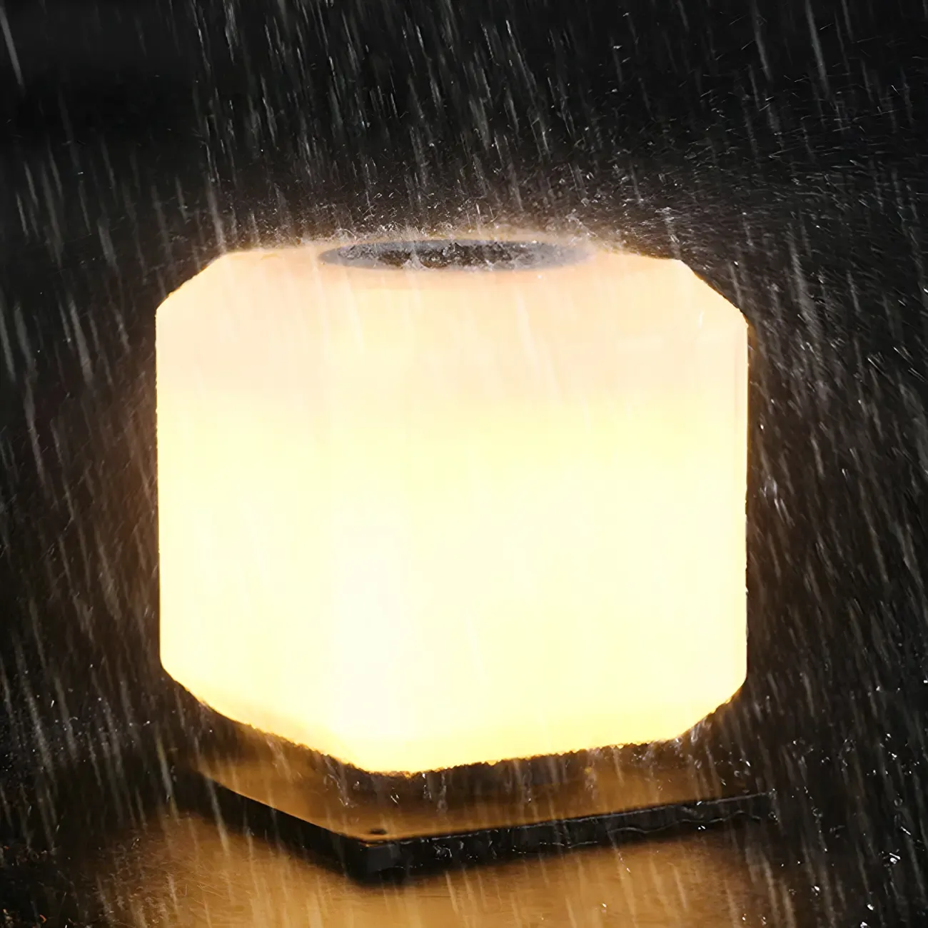 Solar White Simple Cube Post Cap Light Image - 6