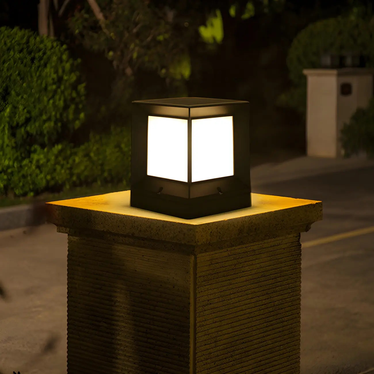 Simple Smooth Metal Cube Post Cap Light Image - 1 | homeyfad