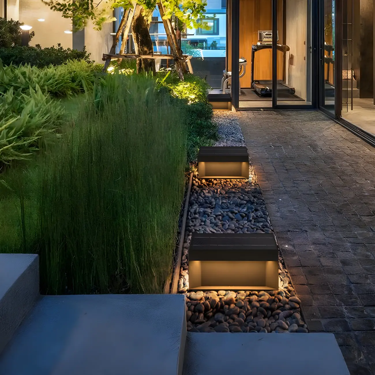 Square Solar Black Metal Post Cap Light Image - 4 | homeyfad