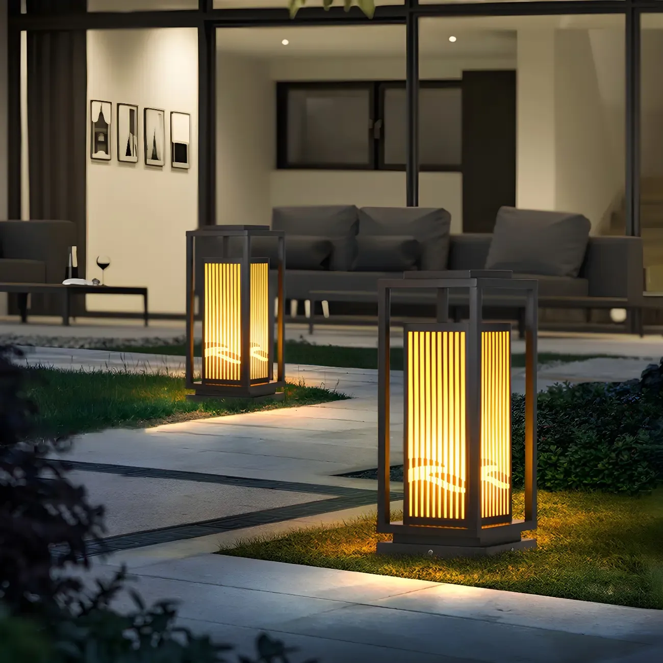Solar Vertical Black Metal Rectangular Post Cap Light Image - 8