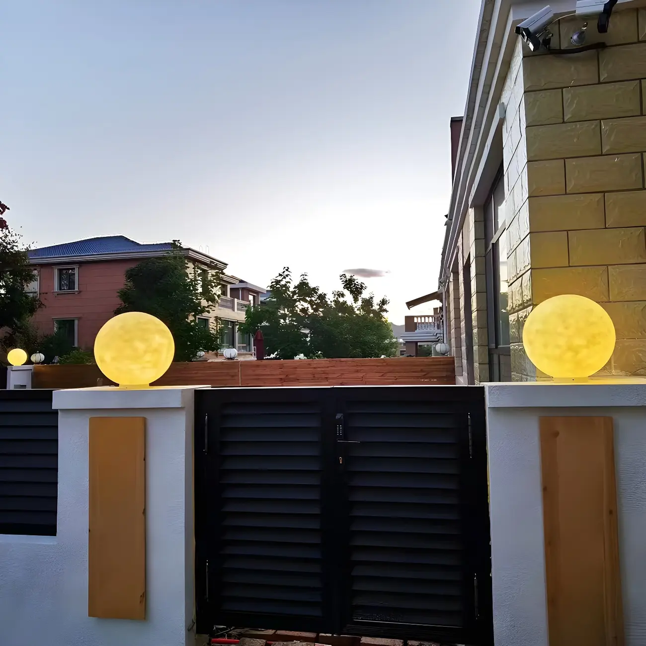 Wired White Resin Sphere Post Cap Light Image - 5 | homeyfad