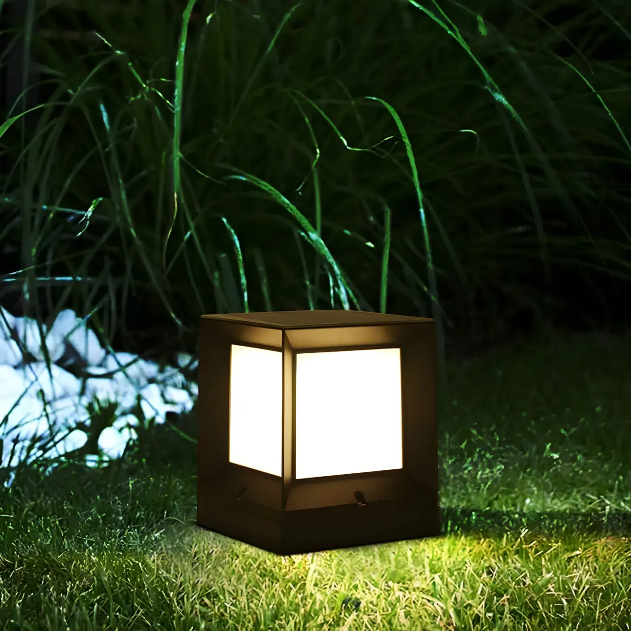 Simple Solar Black Metal Cube Post Cap Light Image - 2