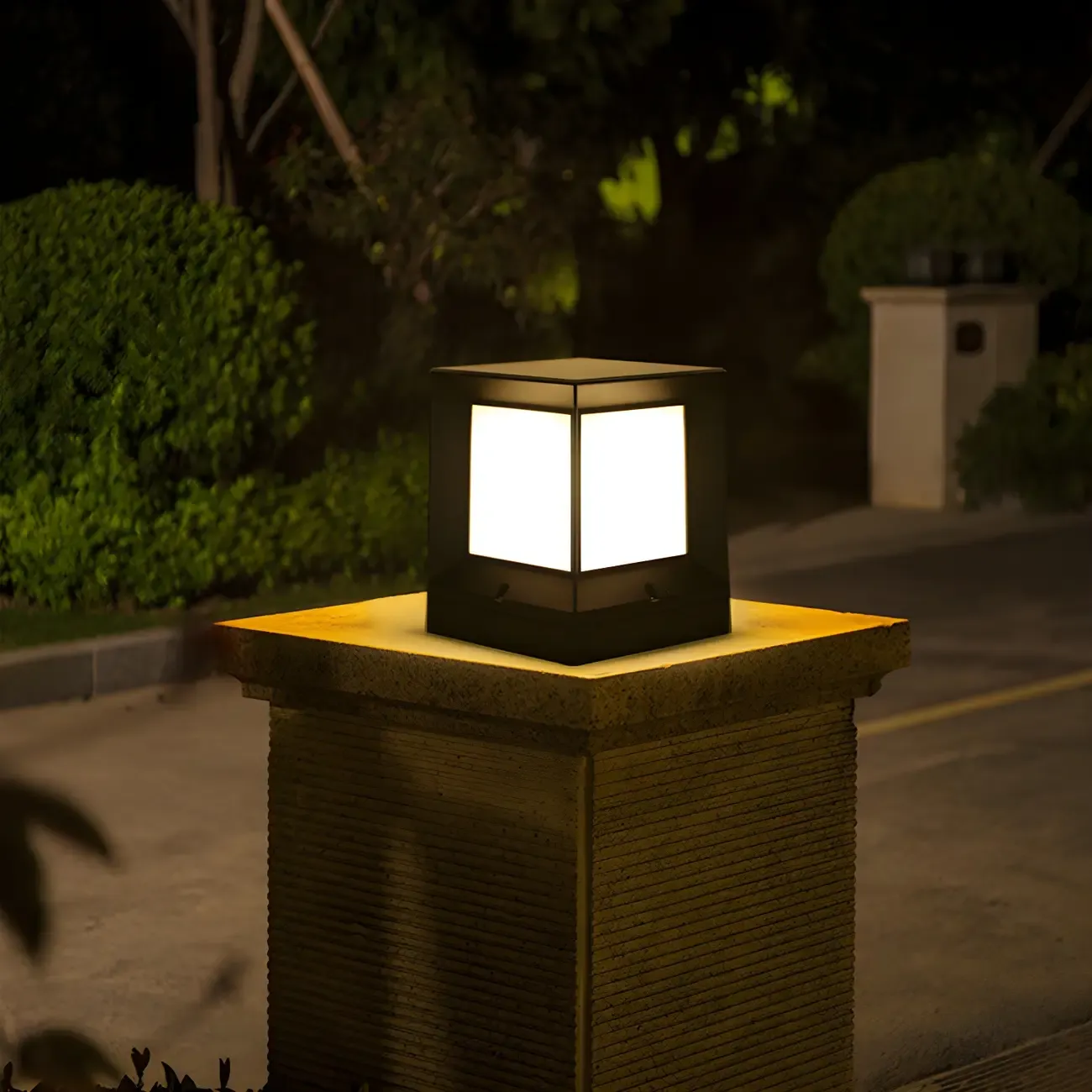 Simple Solar Black Metal Cube Post Cap Light Image - 6