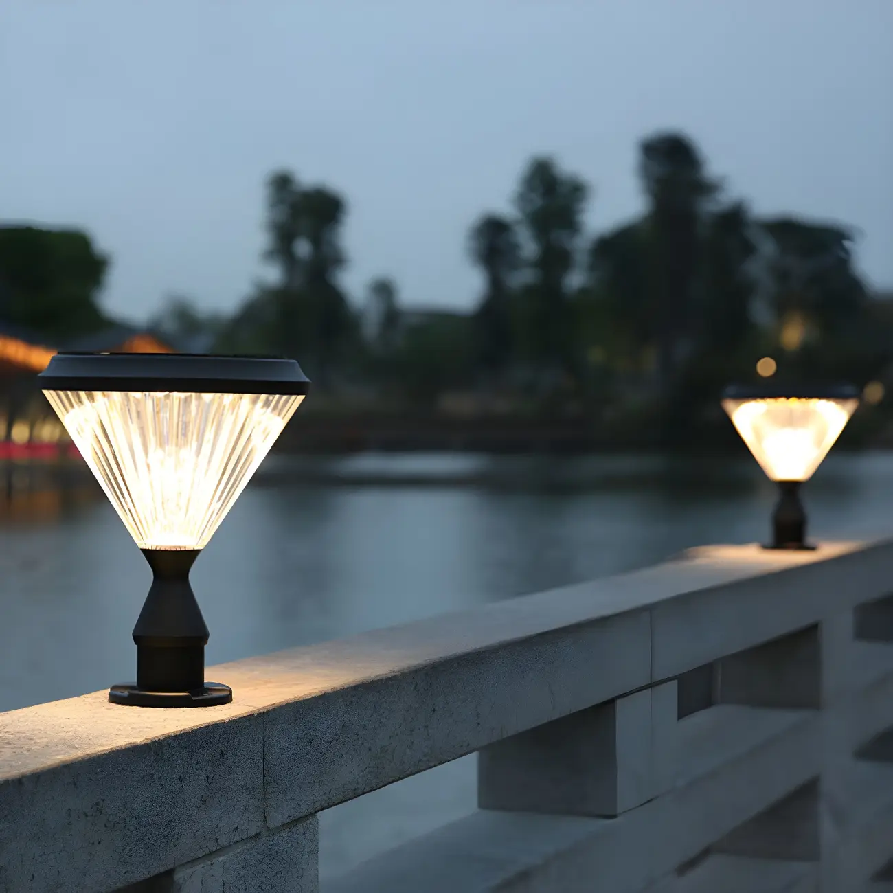 Diamond Shape Solar Black Metal Post Cap Light Image - 6 | homeyfad