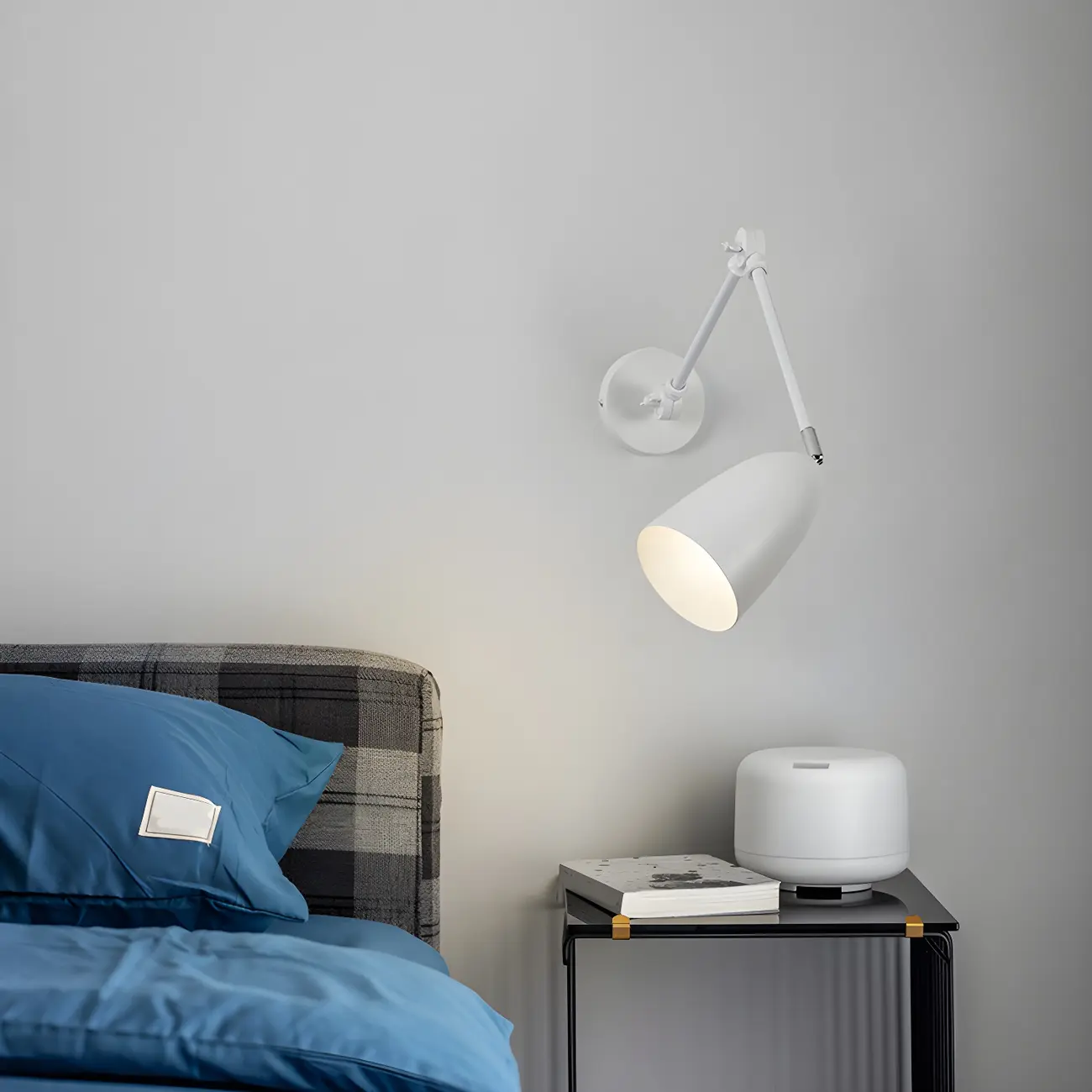 Modern Simple Metal Adjustable Swing Arm Wall Light Image - 3 | homeyfad