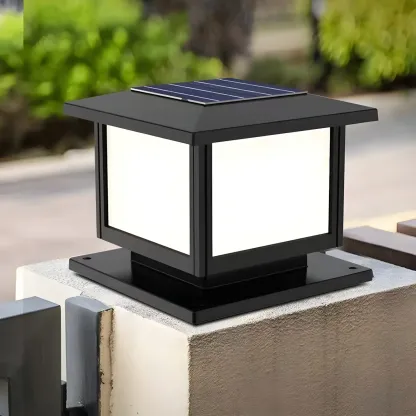 Solar Black Plastic Square Post Cap Light Image - 3