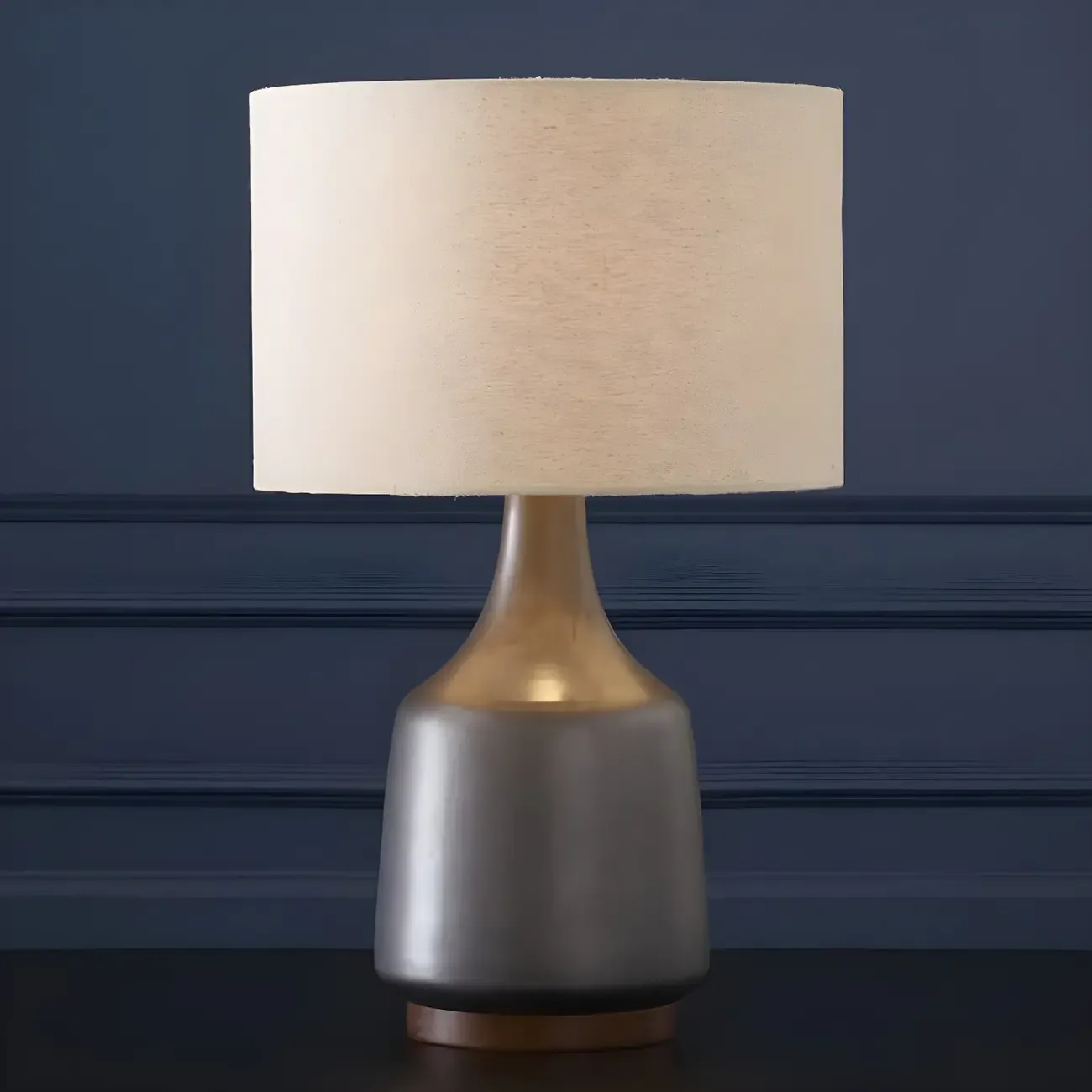 Retro Ceramic Drum-Shape LED Table Lamp with Fabric Shade Image - 2