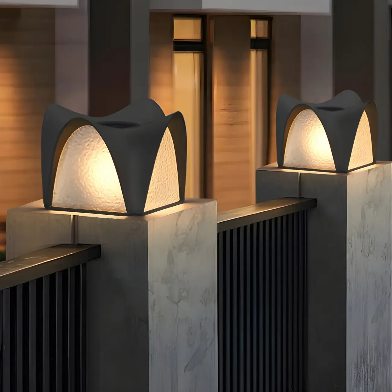 Solar Wavy Black and Glass Shade Post Cap Light Image - 1