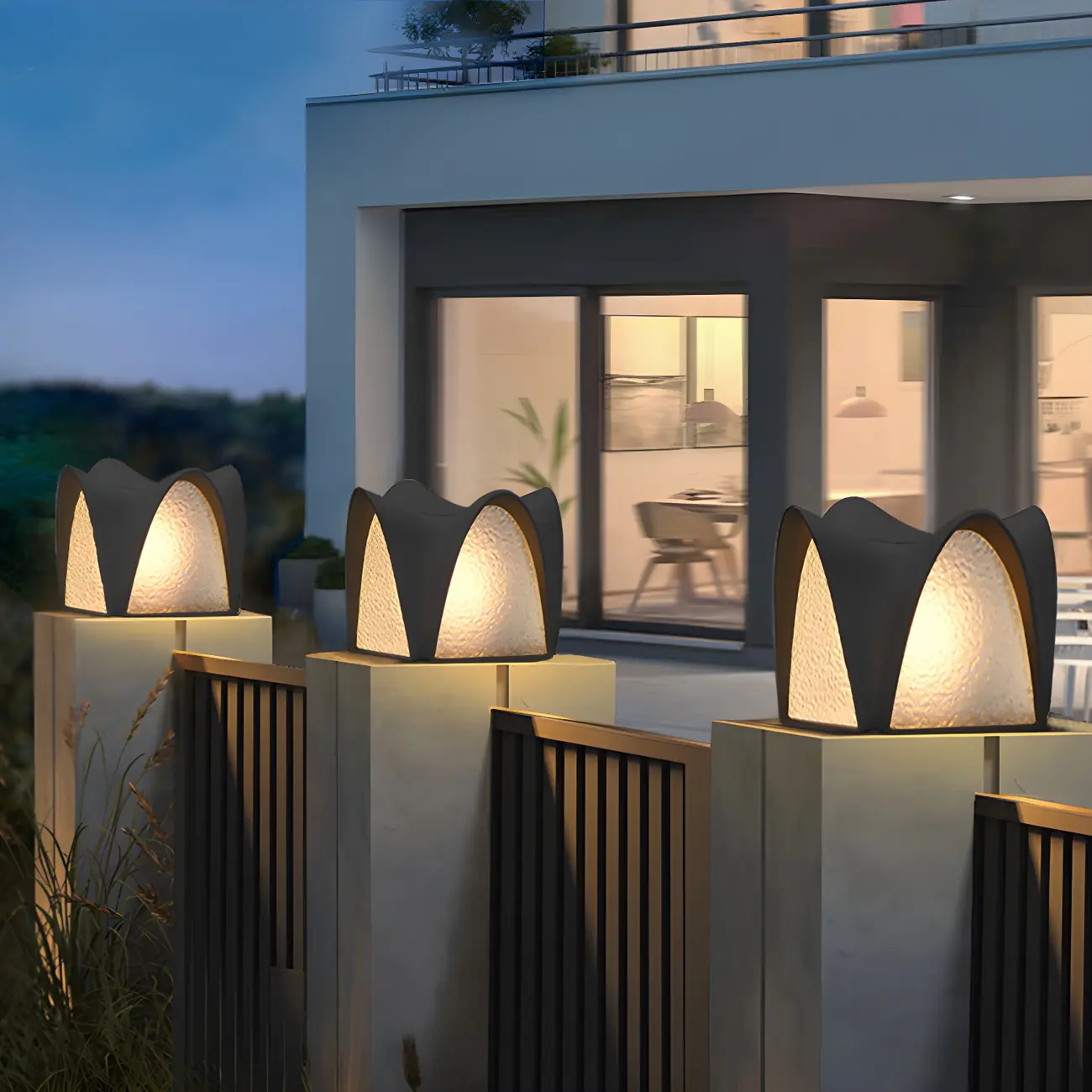 Solar Wavy Black and Glass Shade Post Cap Light Image - 2 | homeyfad