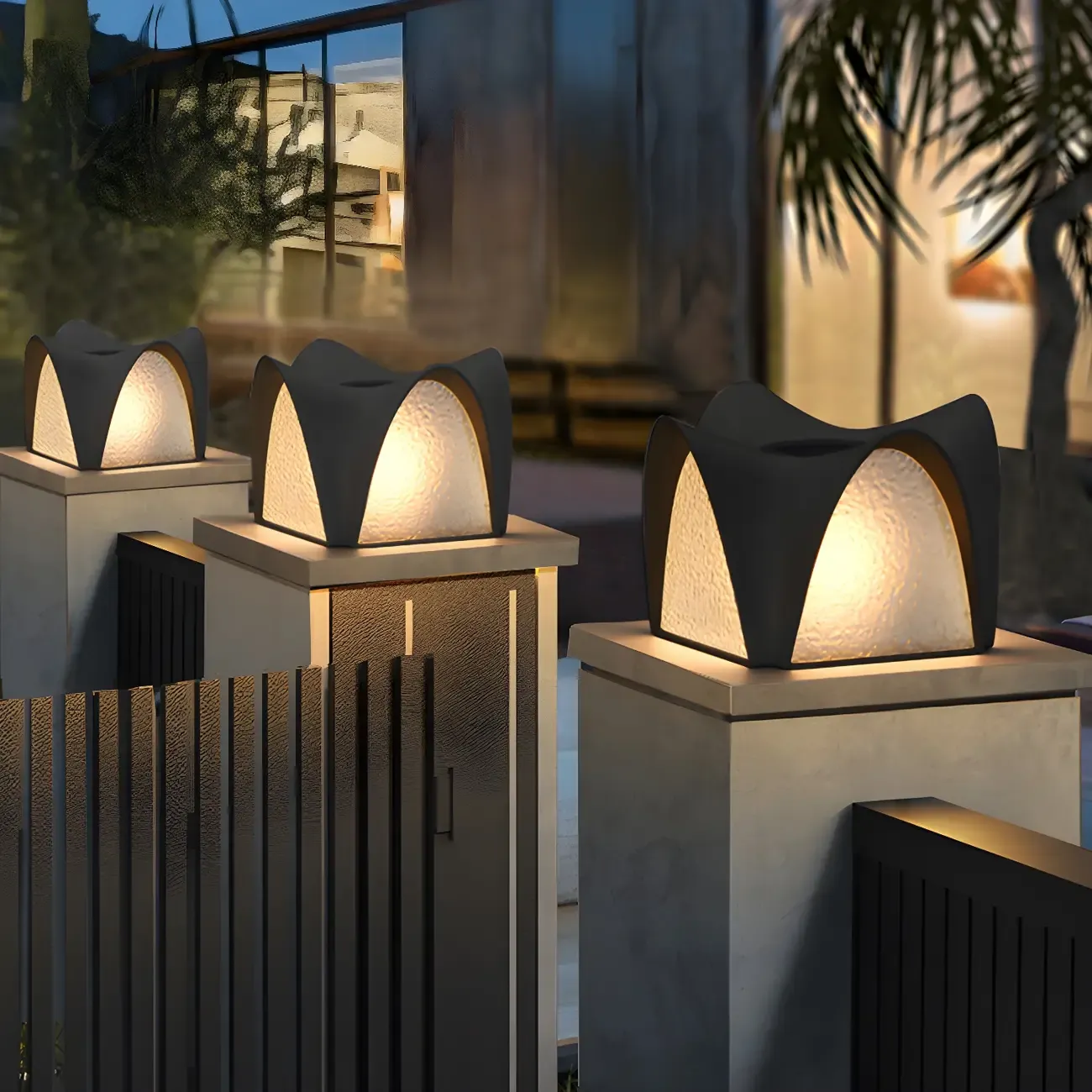 Solar Wavy Black and Glass Shade Post Cap Light Image - 6