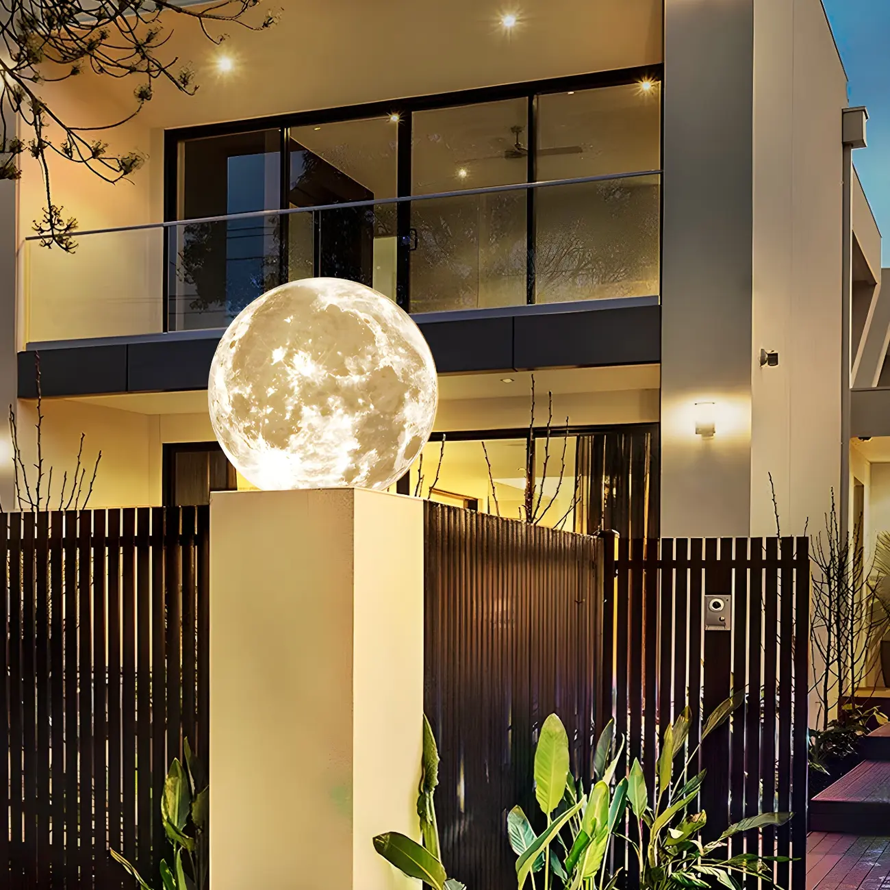White Resin Moon-Shaped Post Cap Light Image - 2 | homeyfad