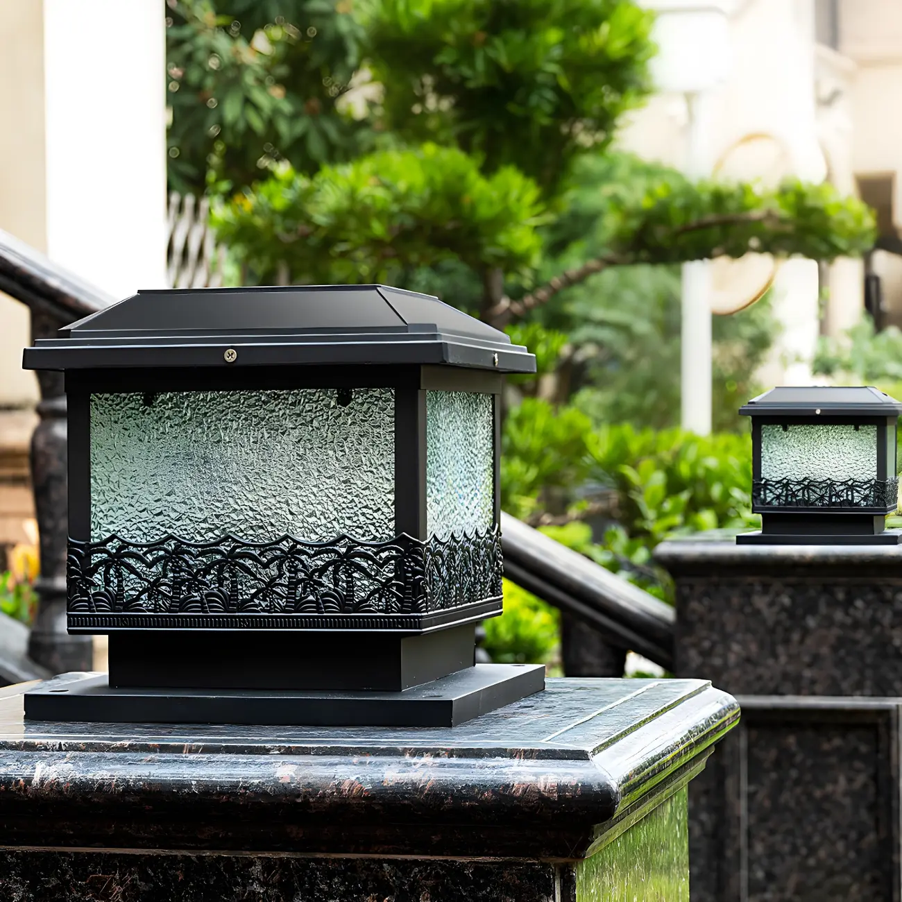 Solar Black Metal Decorative Post Cap Light Image - 1 | homeyfad