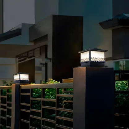 Solar Black Metal Decorative Post Cap Light Image - 2