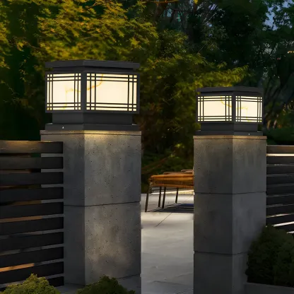 Solar Black Metal Rectangular Post Cap Light Image - 2