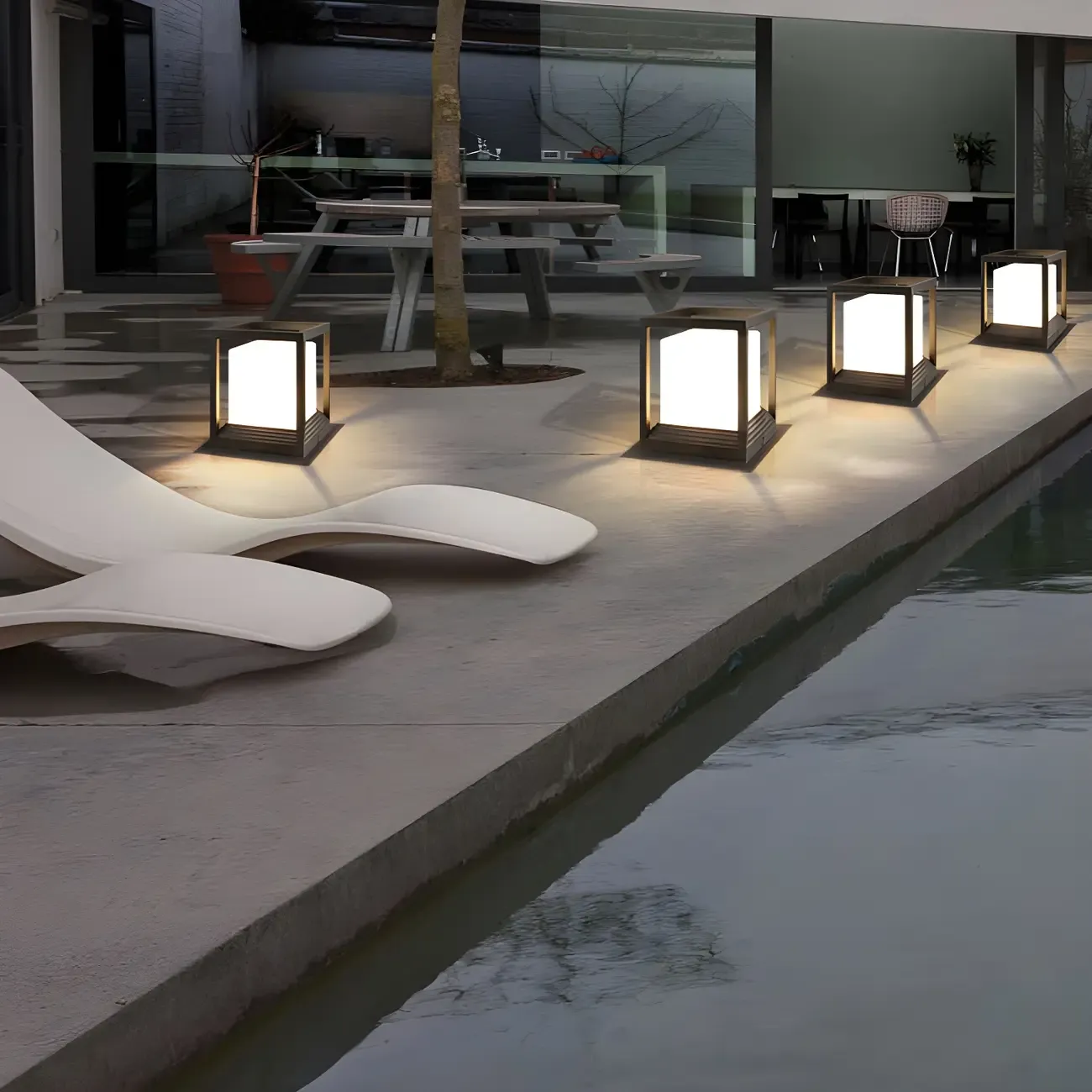 Outdoor Waterproof Metal Cube Post Cap Light Image - 5