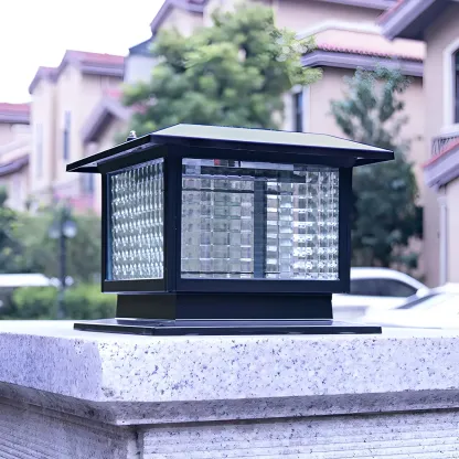 Solar Black Metal Glass Square Post Cap Light Image - 5