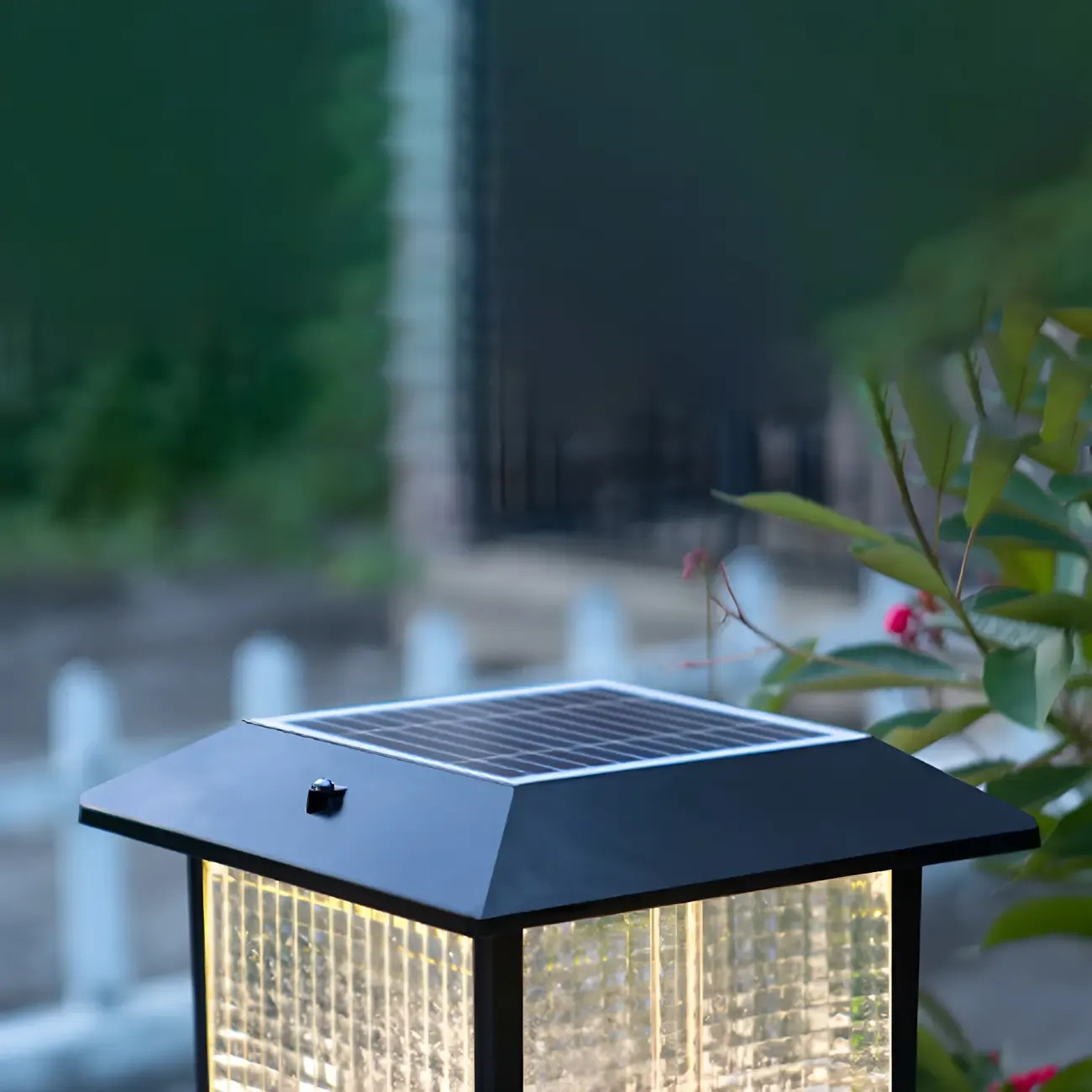 Solar Black Metal Glass Square Post Cap Light Image - 14