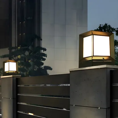 Solar Acrylic Black LED Post Cap Light Image - 3